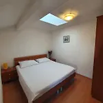 Lägenhet Petani